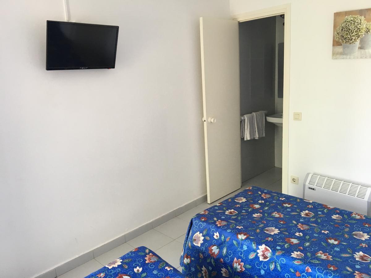 Hostal Univers Καλέλα Εξωτερικό φωτογραφία