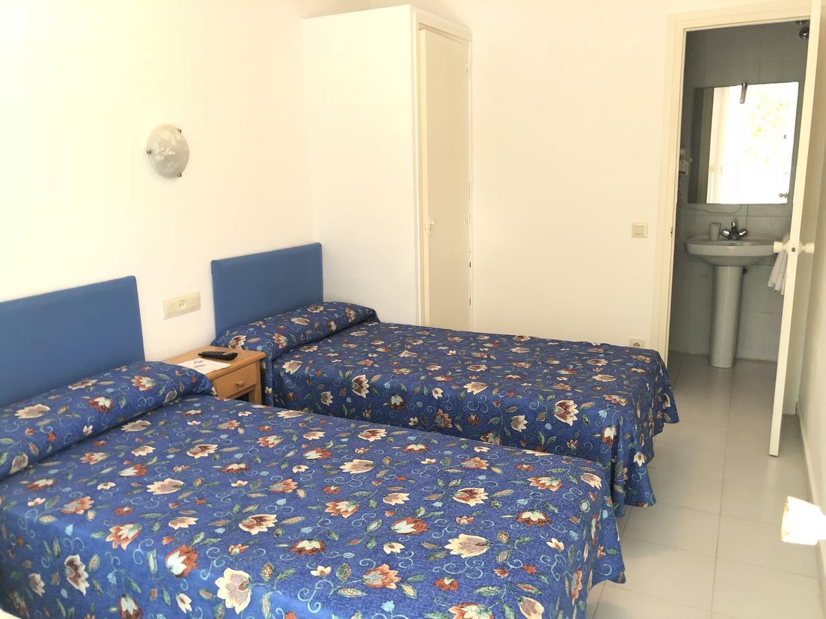 Hostal Univers Καλέλα Εξωτερικό φωτογραφία
