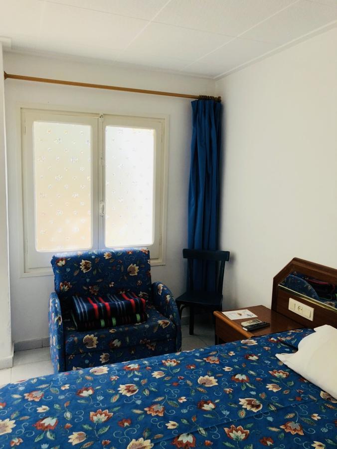 Hostal Univers Καλέλα Εξωτερικό φωτογραφία