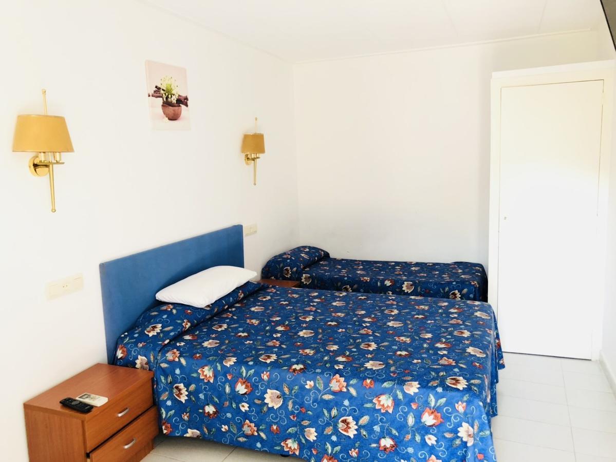 Hostal Univers Καλέλα Εξωτερικό φωτογραφία