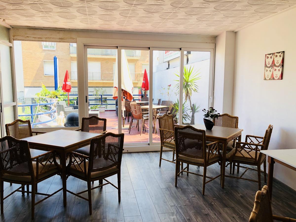 Hostal Univers Καλέλα Εξωτερικό φωτογραφία