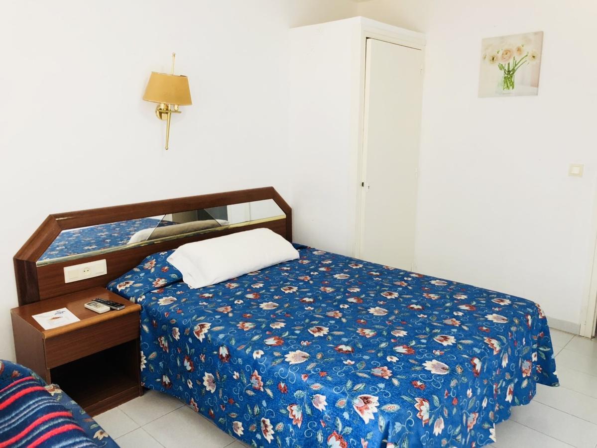 Hostal Univers Καλέλα Εξωτερικό φωτογραφία