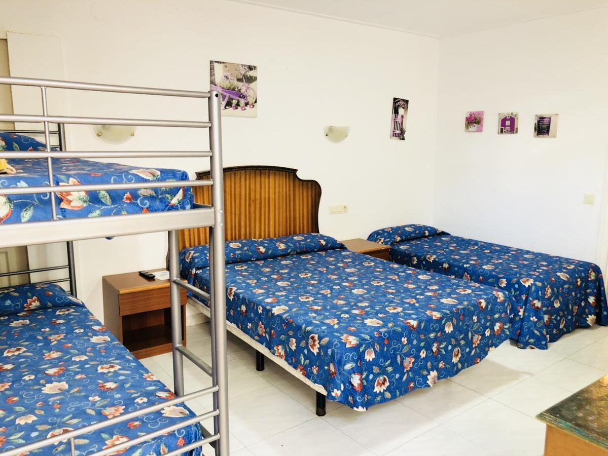 Hostal Univers Καλέλα Εξωτερικό φωτογραφία
