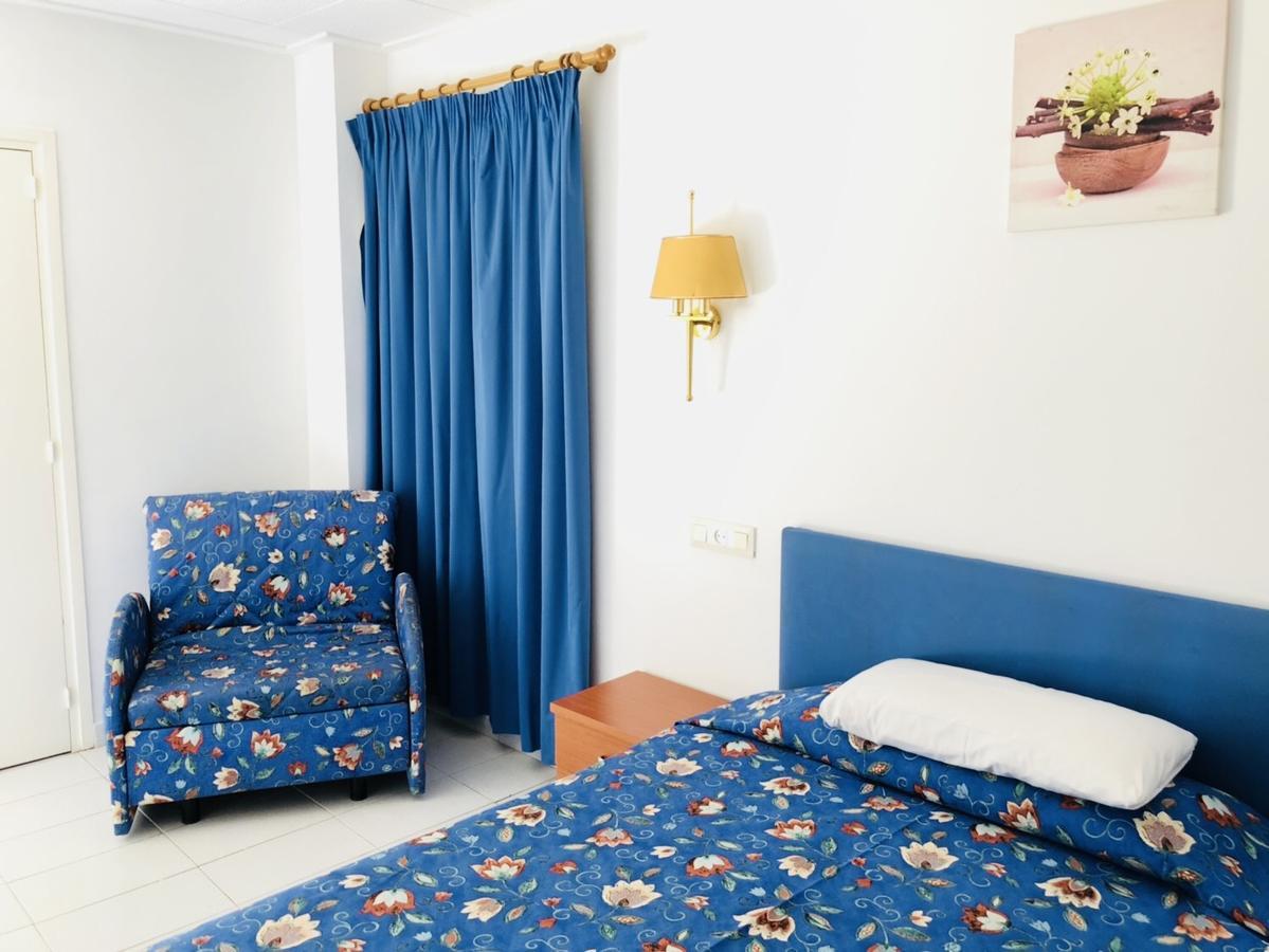 Hostal Univers Καλέλα Εξωτερικό φωτογραφία