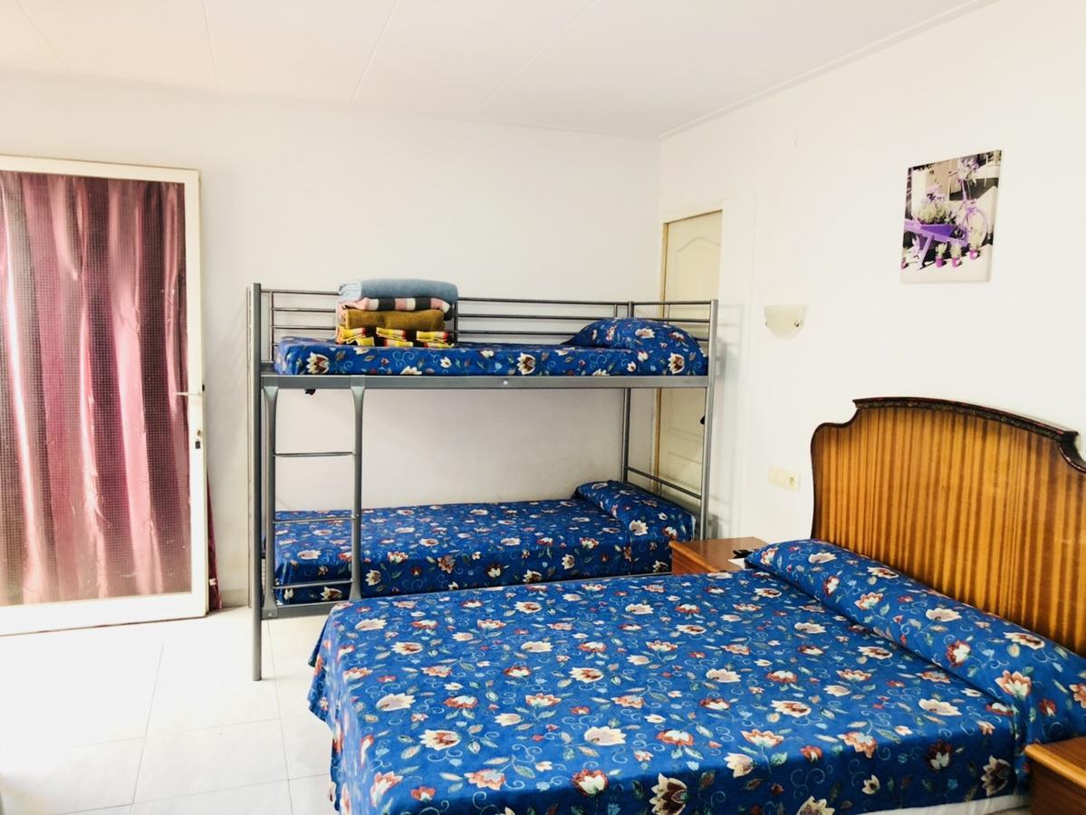 Hostal Univers Καλέλα Εξωτερικό φωτογραφία