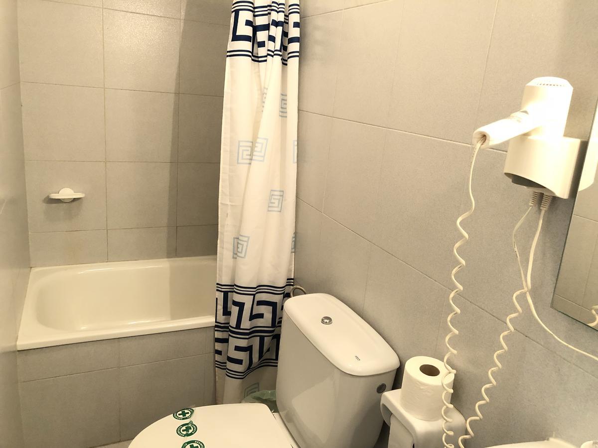 Hostal Univers Καλέλα Εξωτερικό φωτογραφία
